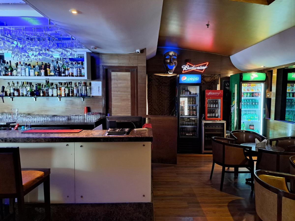班加罗尔金翅雀度假酒店 Devanahalli 外观 照片